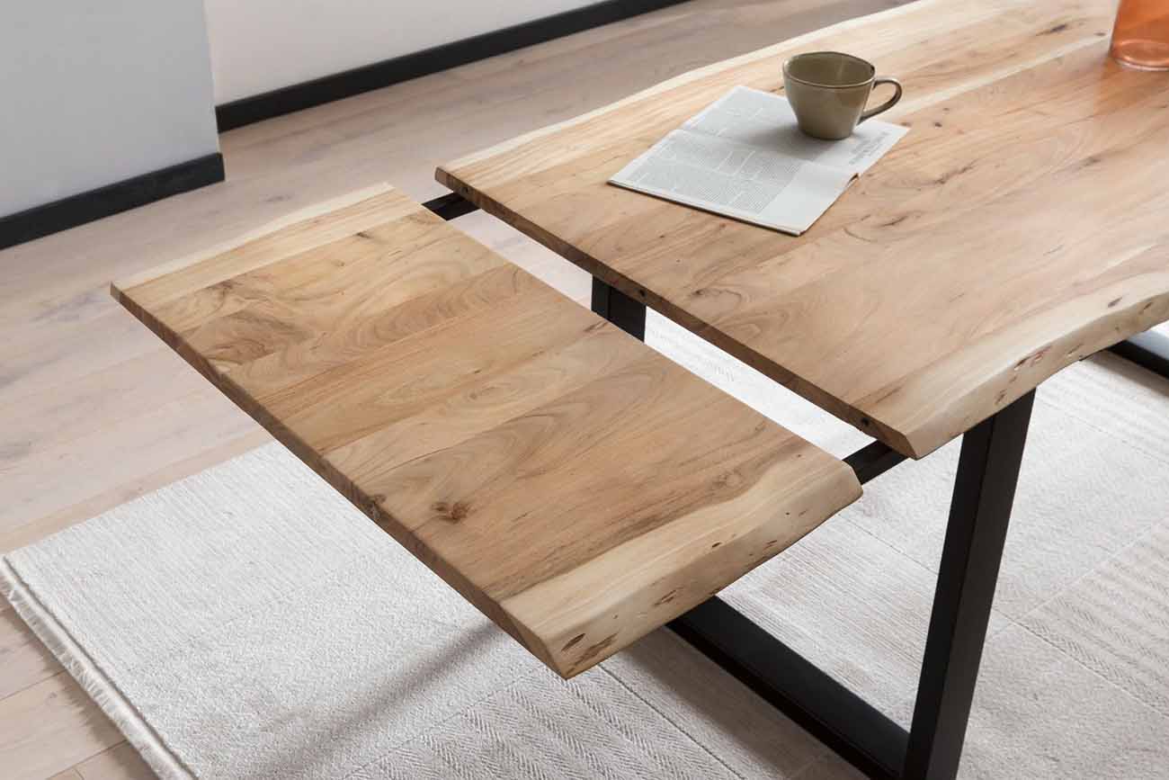Tisch mit Ansteckplatten
